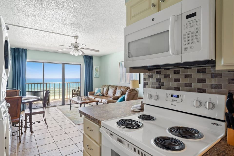 Condo, 1 King Bed with Sofa bed (The Summit 921) | Bathroom | Hair dryer, towels