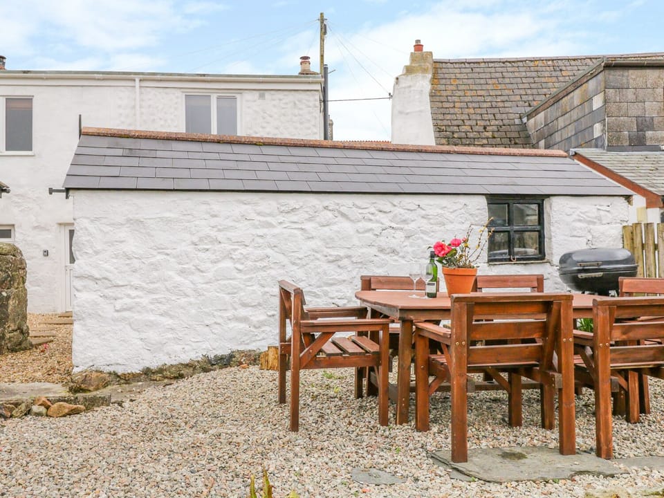 Cottage | Interior