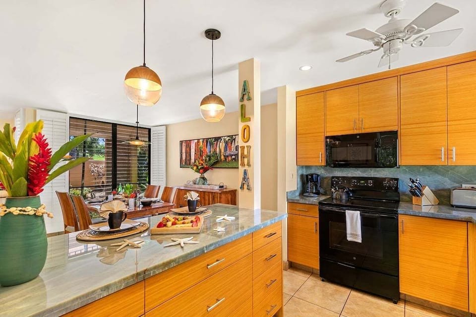 Wailea Ekahi 34A kitchen2