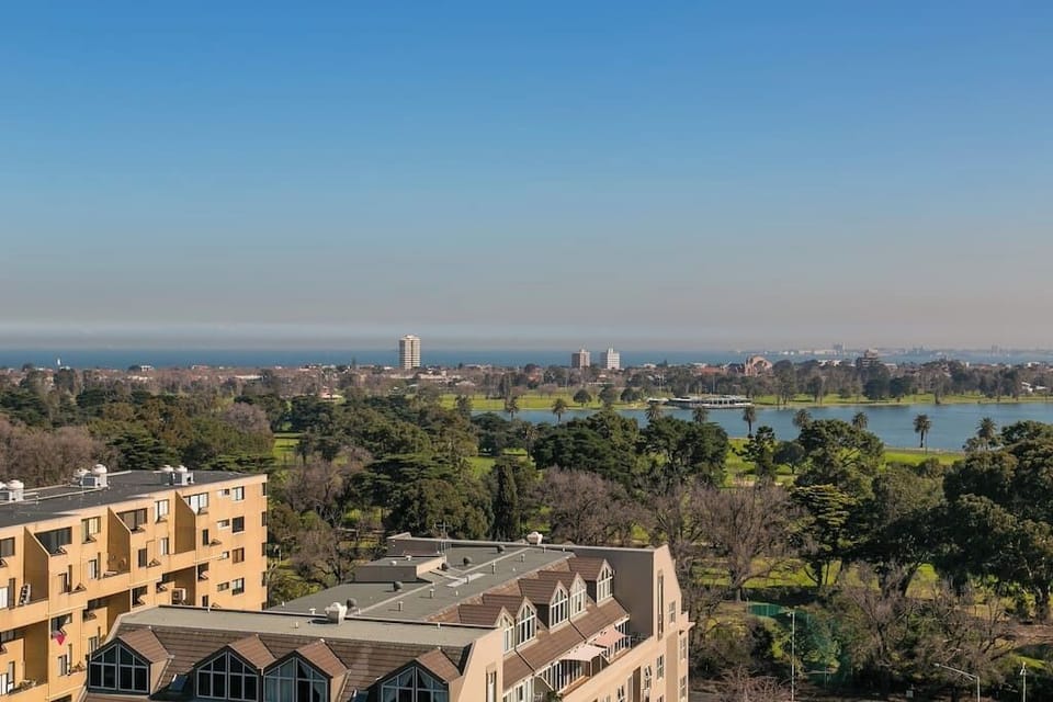 Stunning Albert Park views