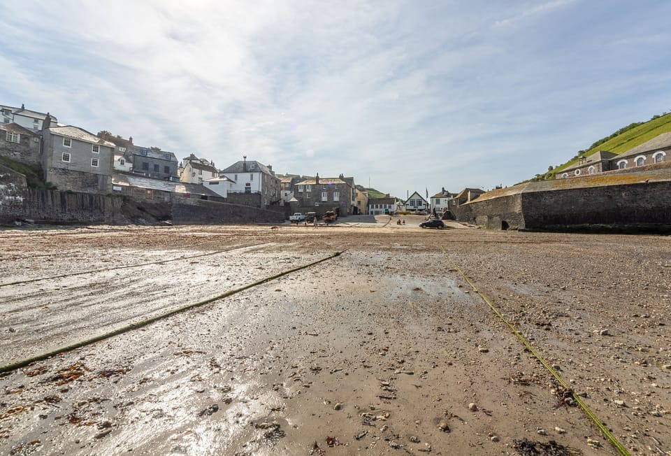 Port Isaac beach at low tide