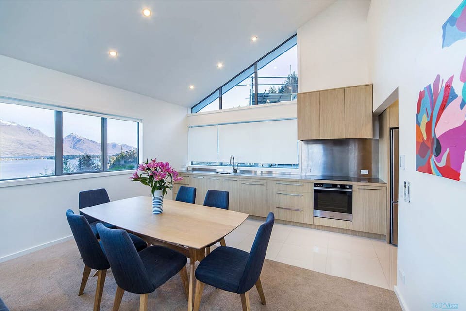 Private 3 Bedroom House | In-room dining