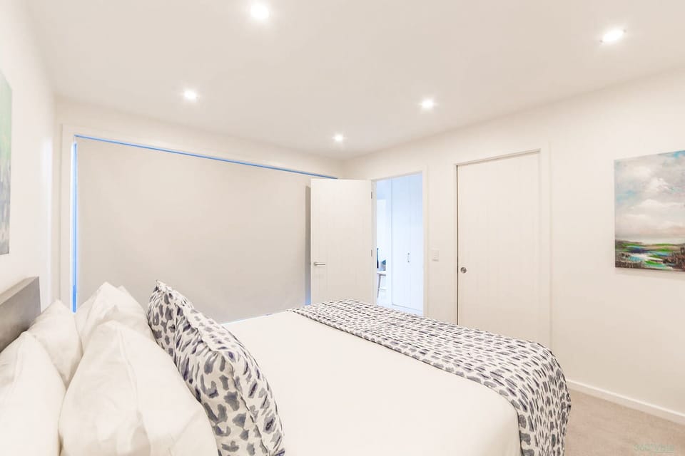 Private 3 Bedroom House | 3 bedrooms, iron/ironing board, free WiFi, bed sheets
