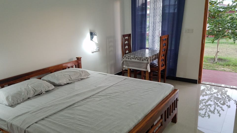 Deluxe Double Room, 1 Bedroom | Individually furnished, desk, blackout drapes, iron/ironing board