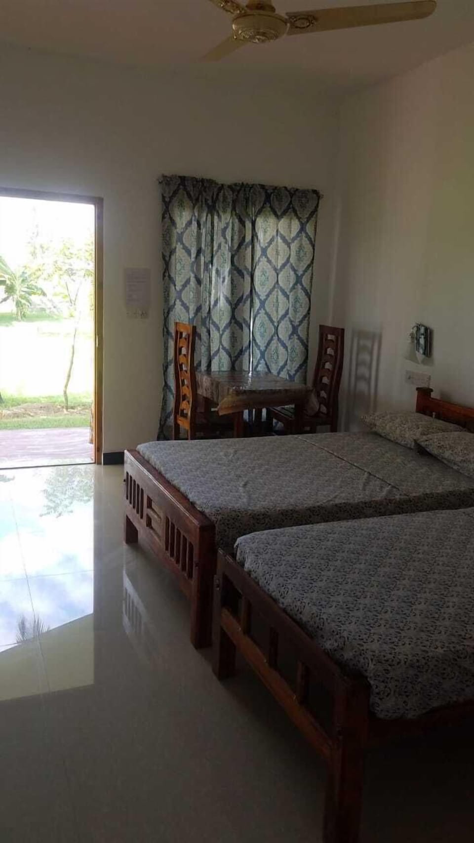 Comfort Triple Room | Individually furnished, desk, blackout drapes, iron/ironing board