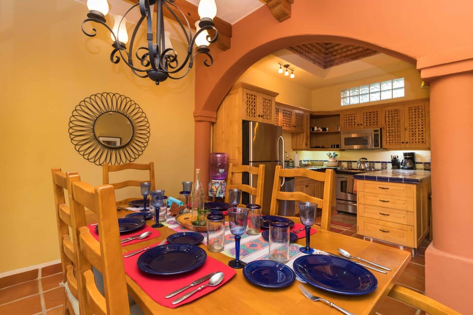 Dining Room / Seat for 6
