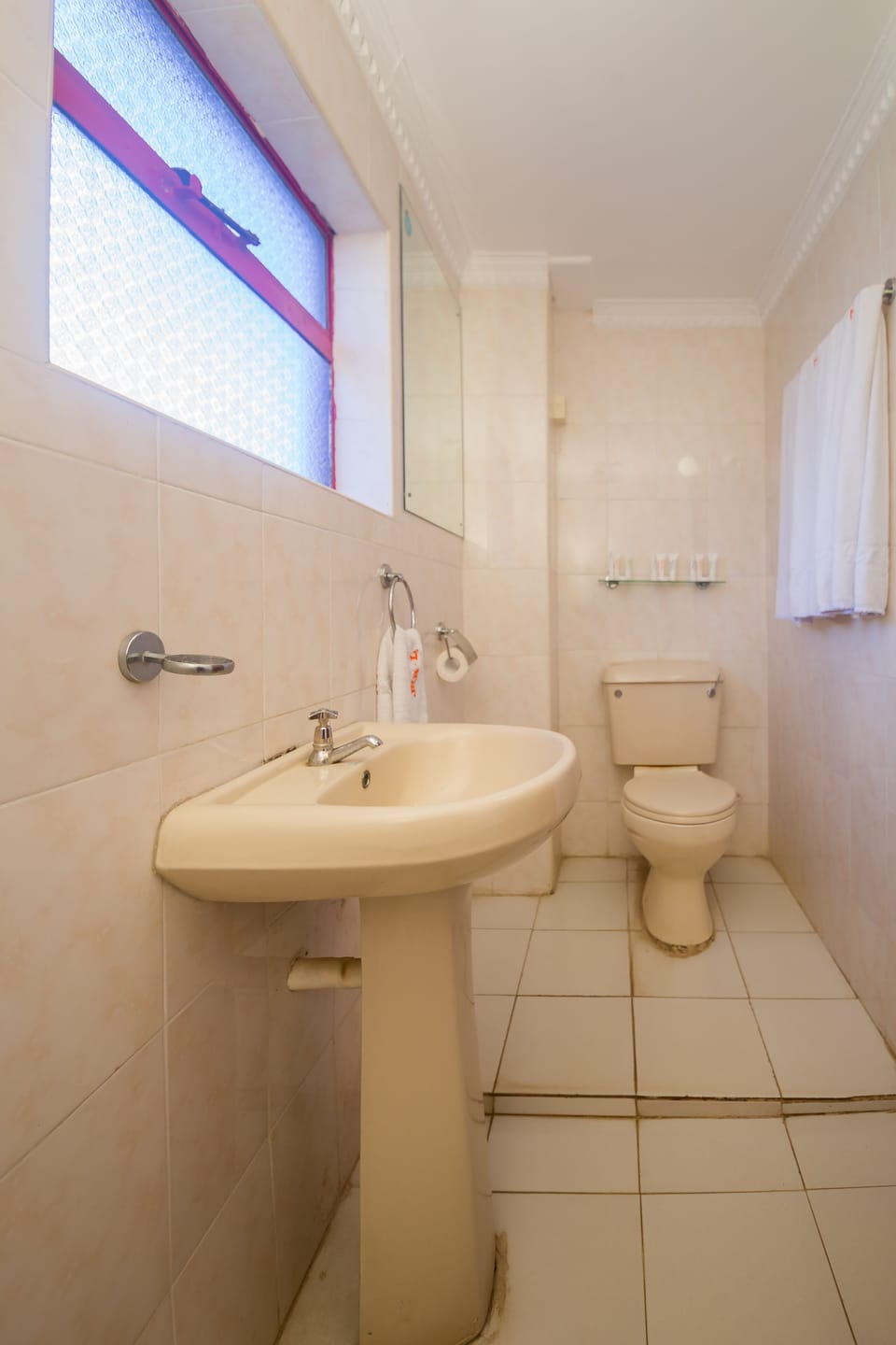 Standard Triple Room | Bathroom | Shower, slippers, towels