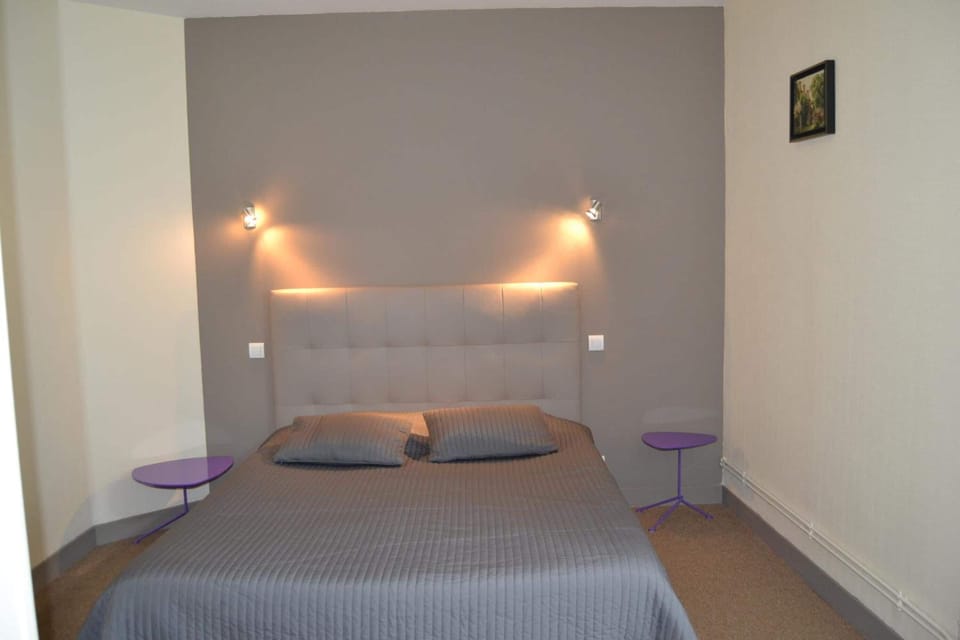 Egyptian cotton sheets, premium bedding, memory foam beds, desk