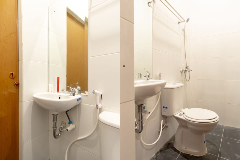 Standard Double Room | Bathroom | Shower, towels