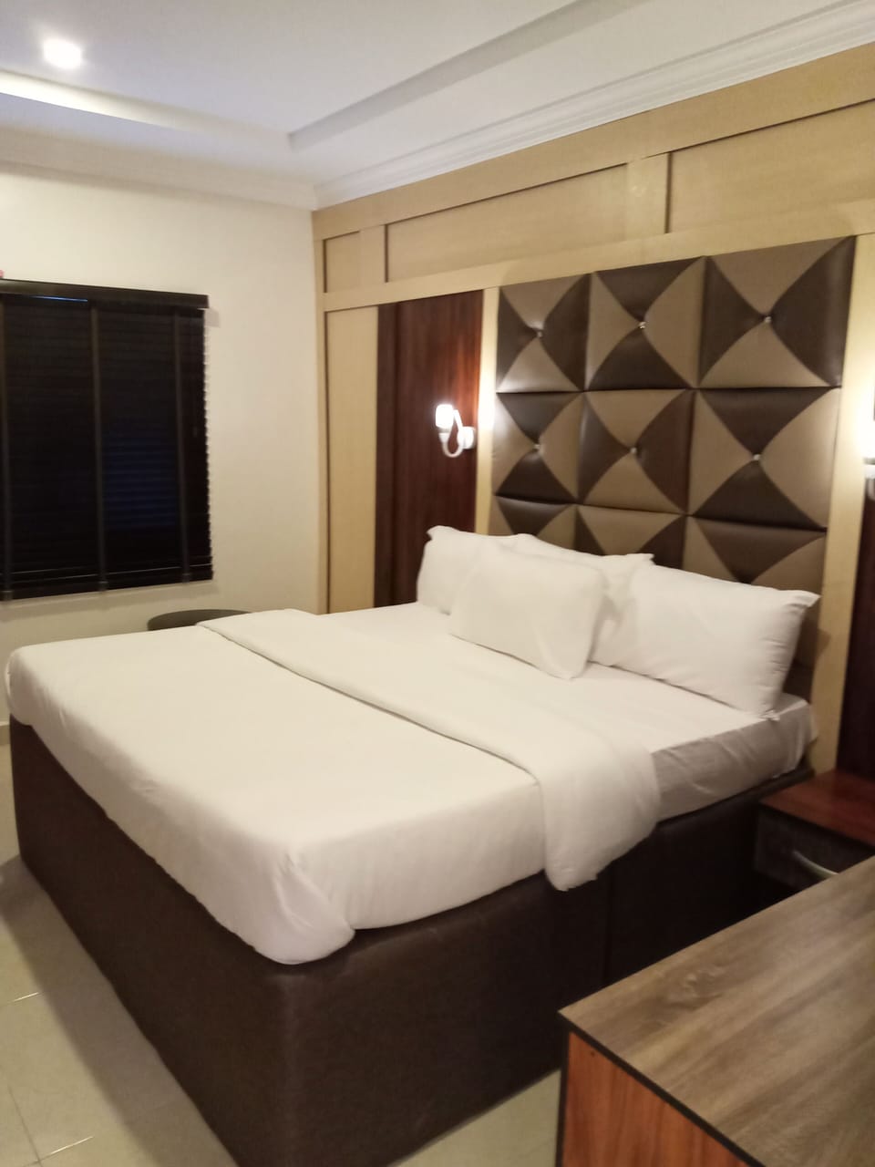 Deluxe Room, 1 Bedroom | Minibar, free WiFi, bed sheets