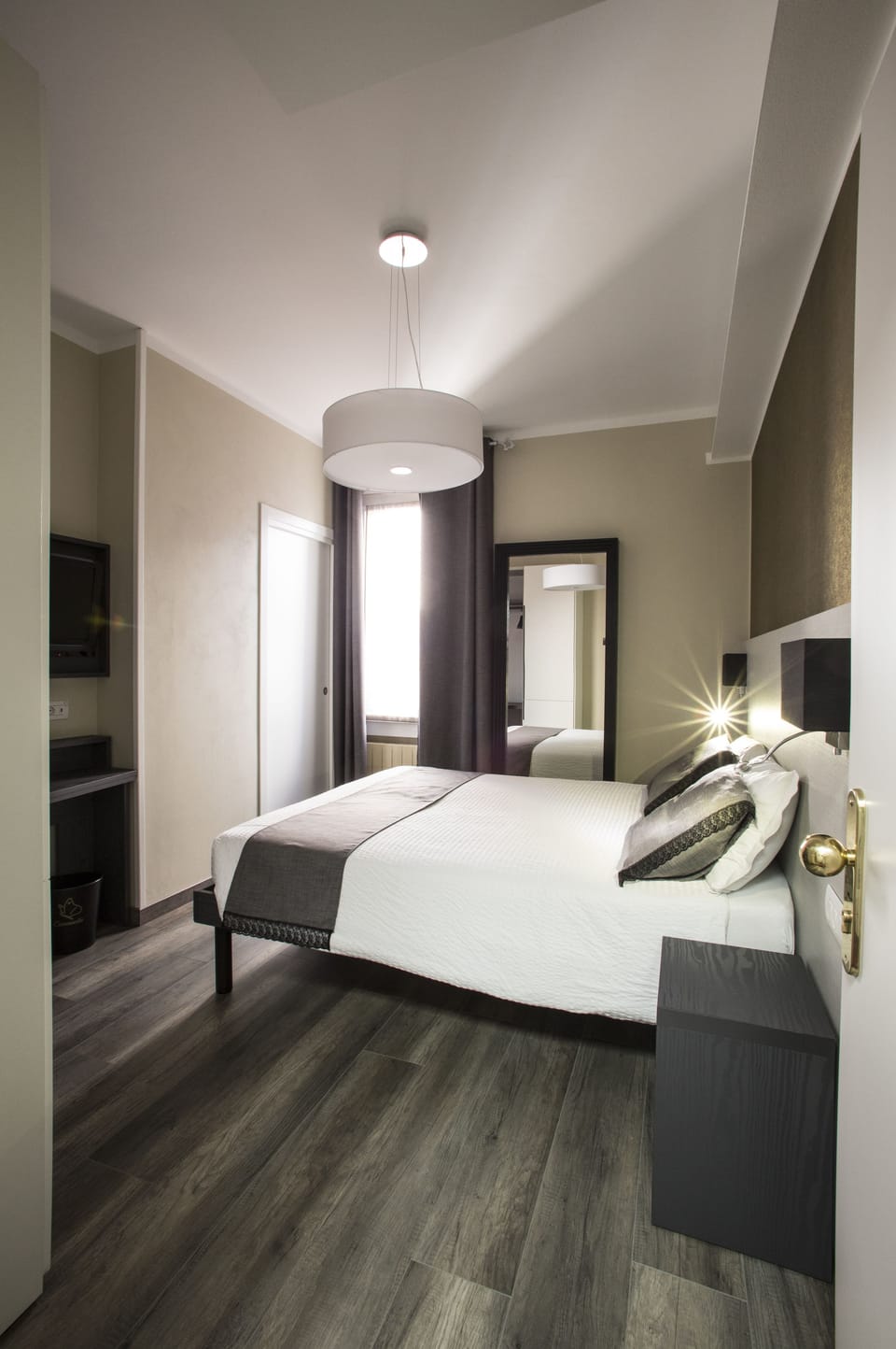 Basic Triple Room | Frette Italian sheets, hypo-allergenic bedding, down comforters