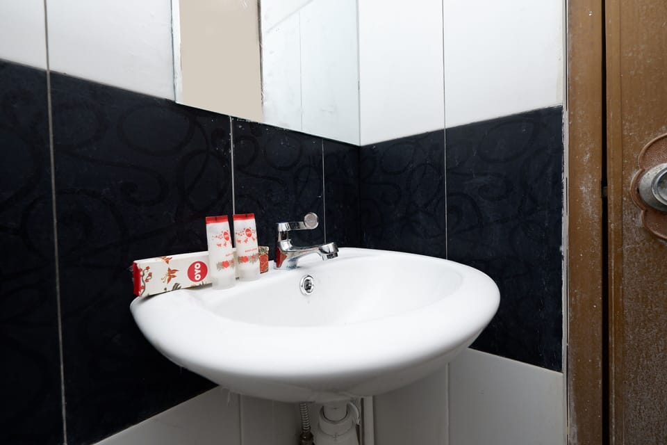 Standard Twin Room | Bathroom sink