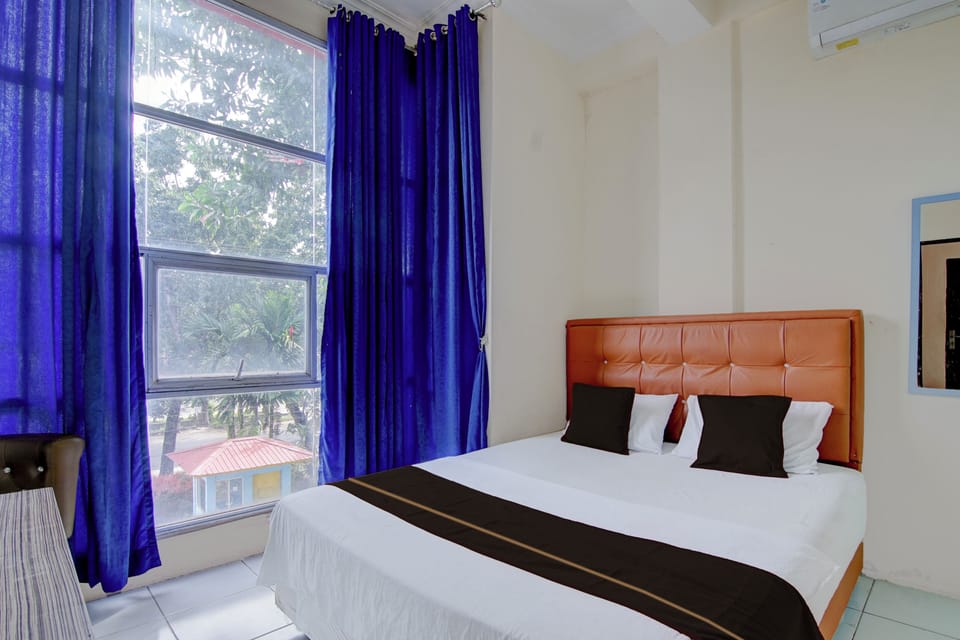 Deluxe Double Room | Desk, free WiFi, bed sheets