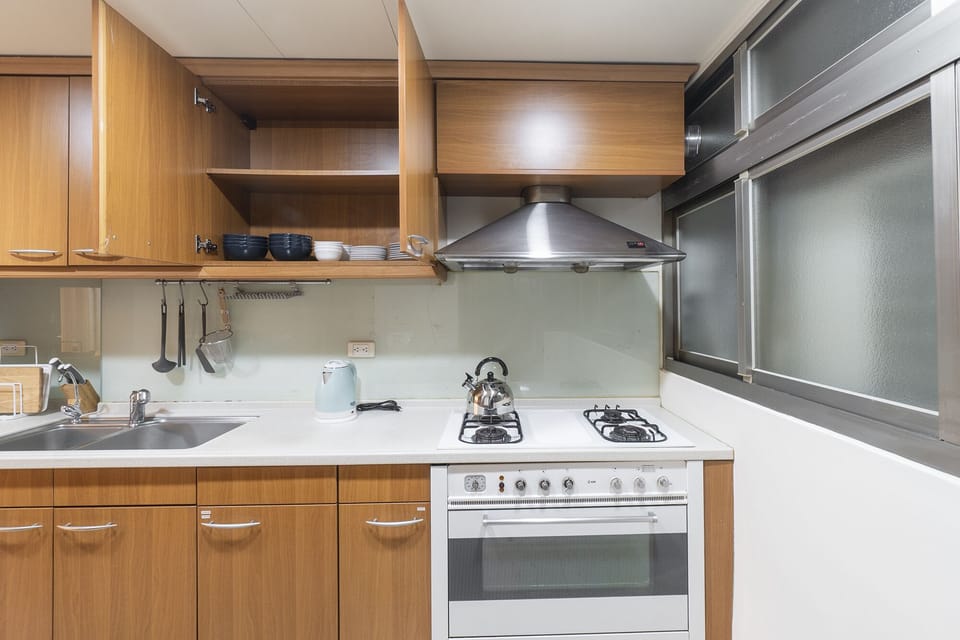 Fully Equipped Kitchen:
• Cooking & Dining Essentials
• Dishwasher