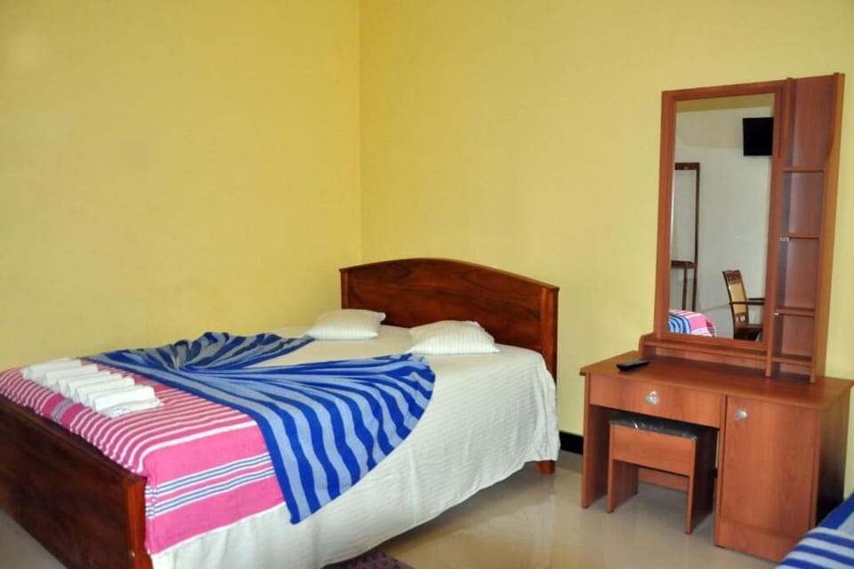 Deluxe Double Room | Desk, blackout drapes, soundproofing, free WiFi