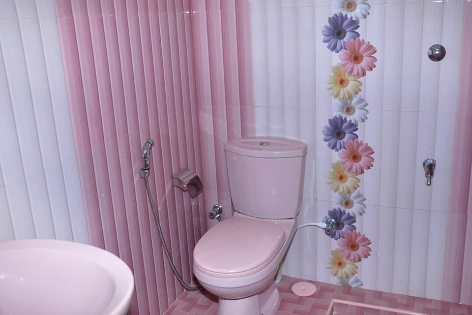 Shower, towels