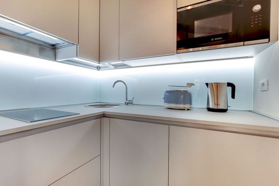 City Apartment, Terrace, City View | Private kitchenette | Microwave, stovetop, coffee/tea maker, cookware/dishes/utensils