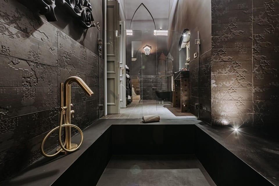 Superior Suite | Bathroom | Free toiletries, hair dryer, bathrobes, slippers