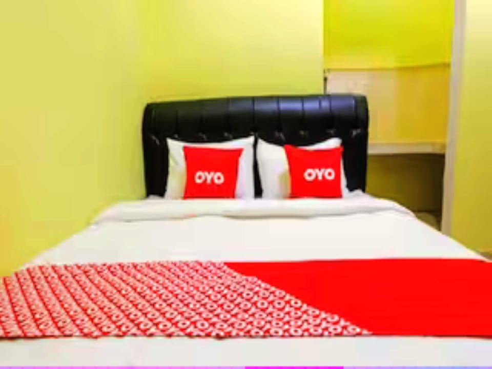 Economy Double Room | Laptop workspace, free WiFi, bed sheets