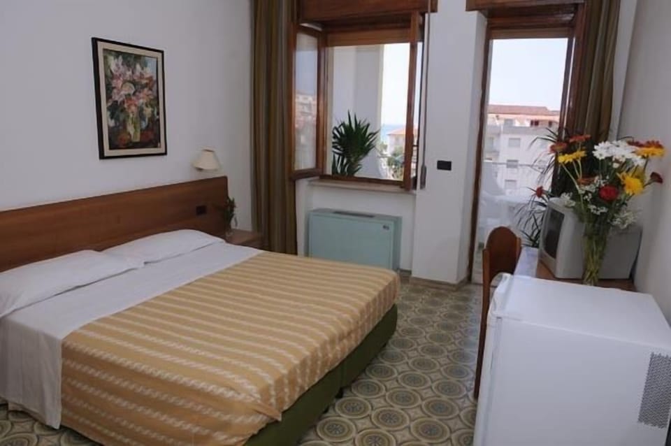 Free cribs/infant beds, free WiFi, bed sheets