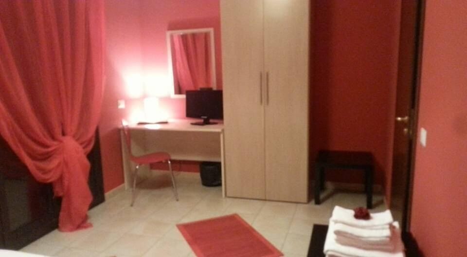 Double or Twin Room, Private Bathroom | Individually decorated, individually furnished, desk, laptop workspace