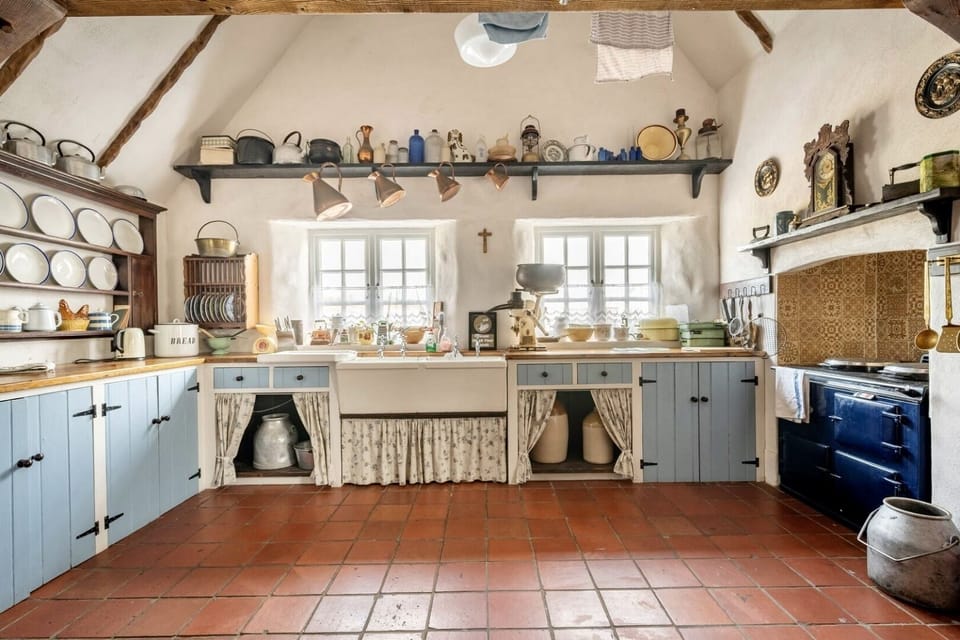 Coffee/tea maker, electric kettle, toaster, highchair