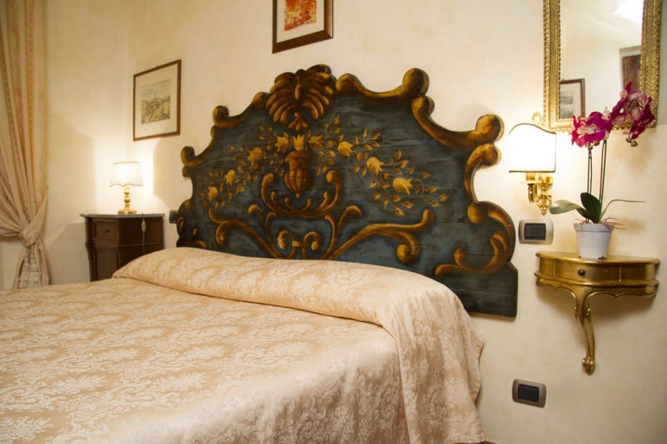 Deluxe Apartment | Premium bedding, down comforters, Select Comfort beds, minibar