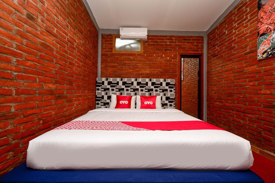 Standard Double Room | Desk, free WiFi, bed sheets