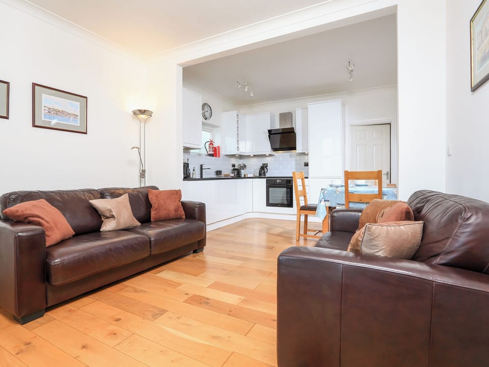 Cottage | Living area | TV