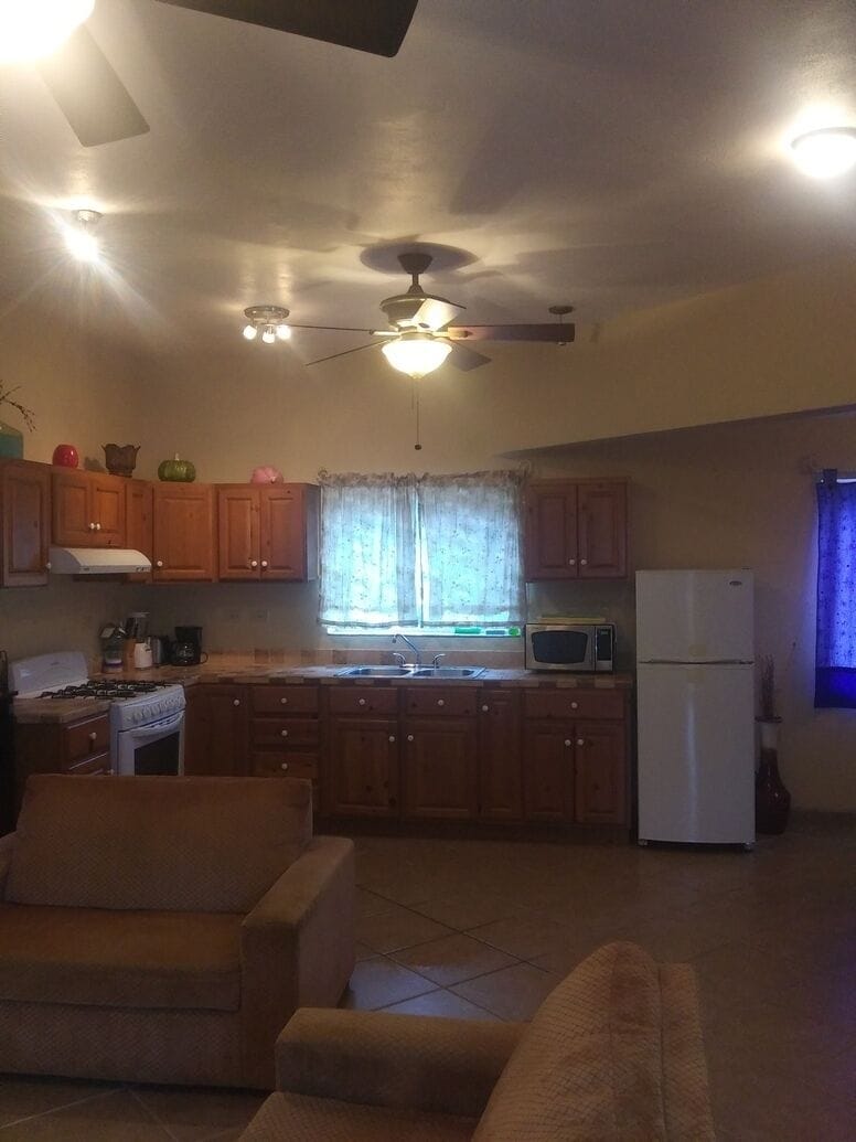 Full kitchen