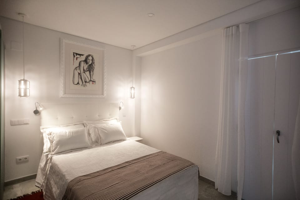 Design Double Room | Desk, soundproofing, iron/ironing board, free WiFi