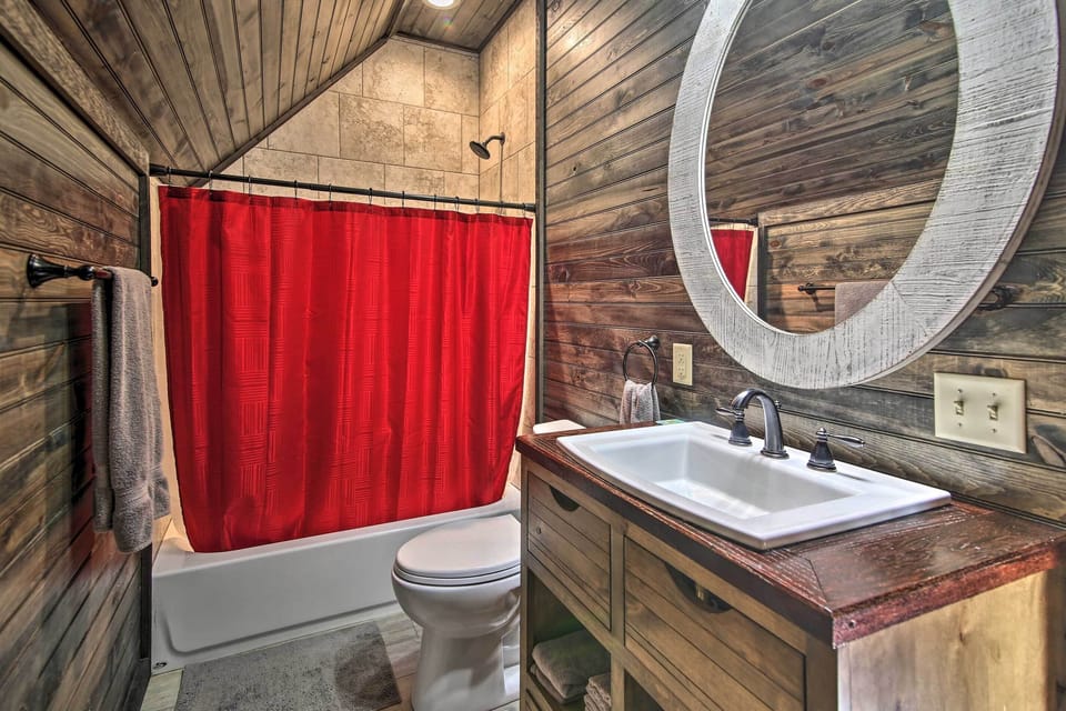 Full Bathroom