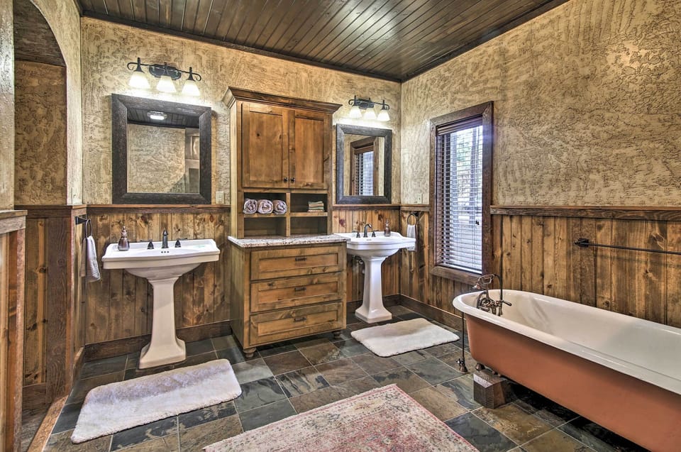 Full Bathroom