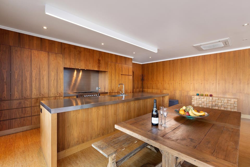 Private 4 Bedroom House | In-room dining