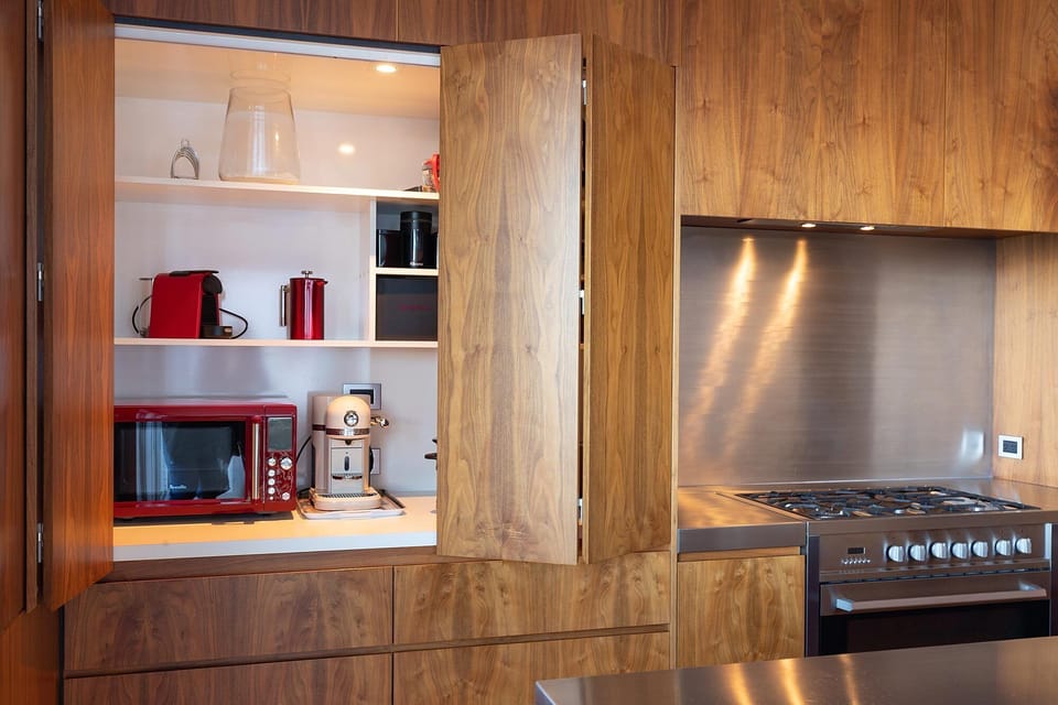 Private 4 Bedroom House | Private kitchen | Full-size fridge, oven, stovetop, dishwasher