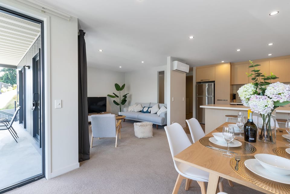 Private 3 Bedroom Apartment | Living area | Flat-screen TV, Netflix, streaming services