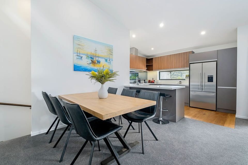 Private 4 Bedroom Duplex | In-room dining