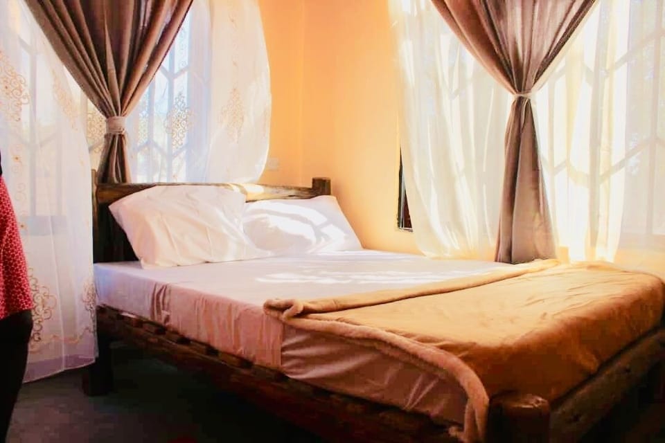 Pillowtop beds, bed sheets, wheelchair access