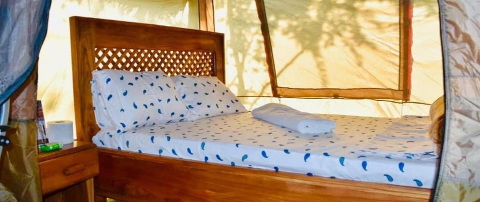 Tent | Pillowtop beds, bed sheets, wheelchair access
