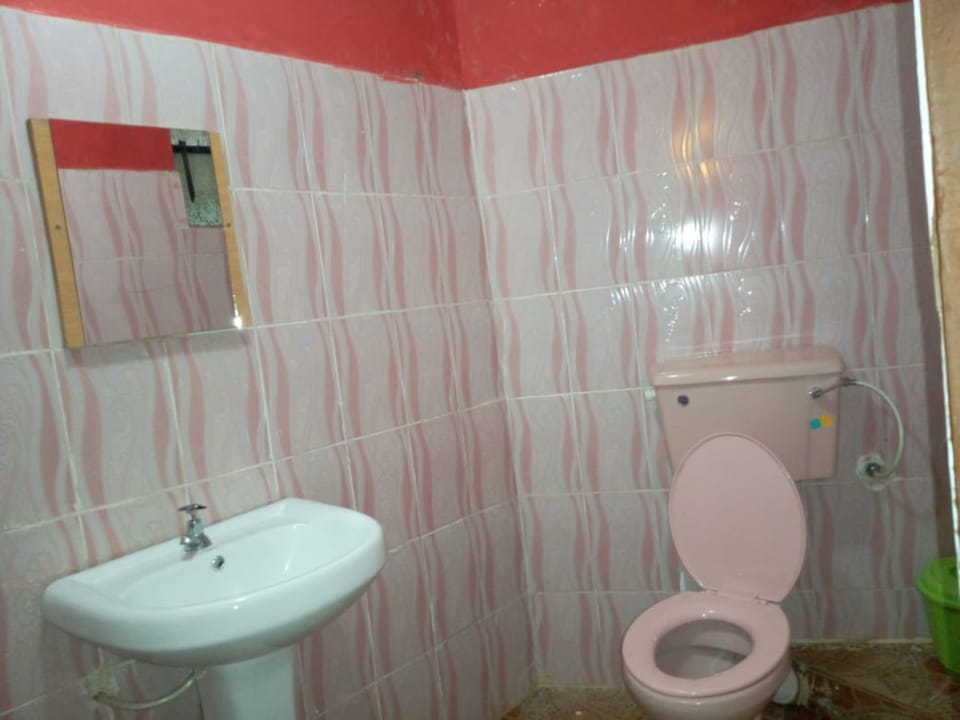 Shower, free toiletries, towels, soap