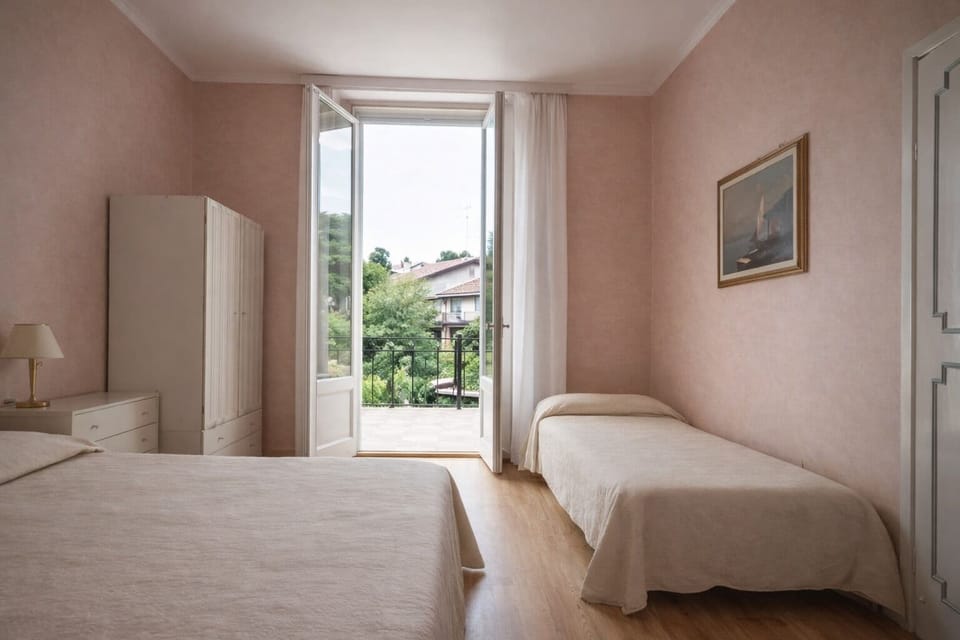 Family Room | Minibar, in-room safe, desk, free WiFi