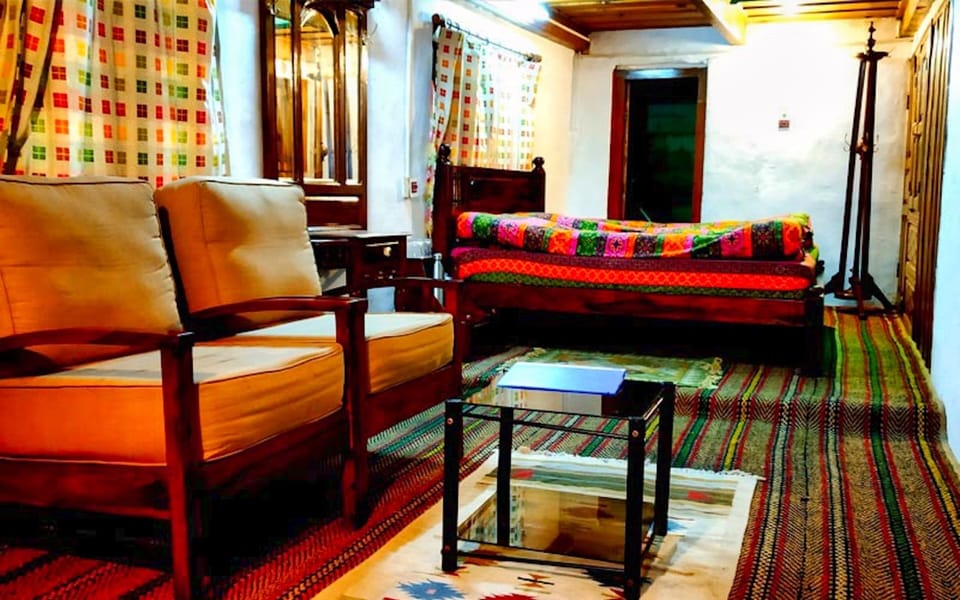Retreat Room with Mountain View | Desk, soundproofing, bed sheets