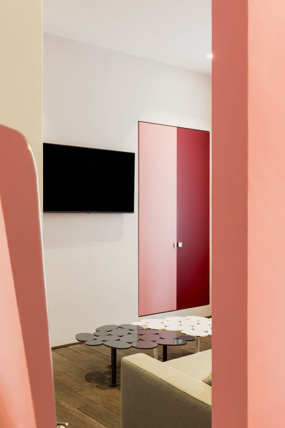 Suite | Premium bedding, down comforters, minibar, in-room safe