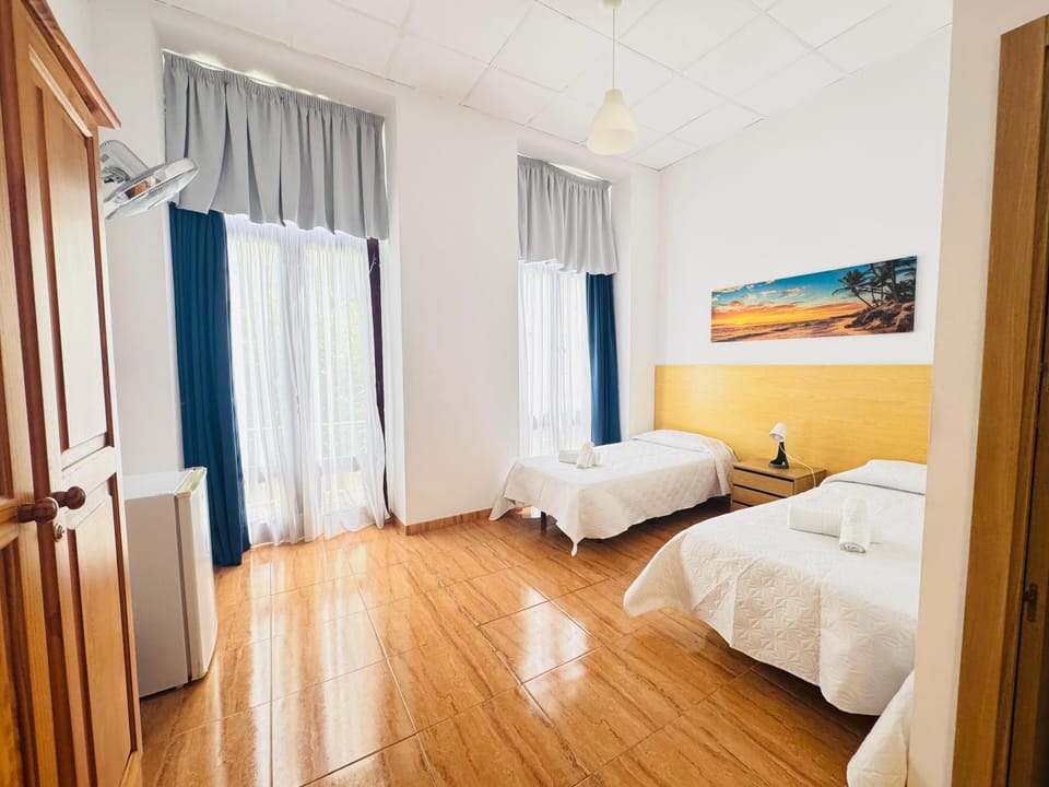 Exterior Double Room | Minibar, in-room safe, individually furnished, desk