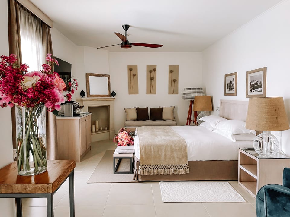 Executive Suite, Sea View | 1 bedroom, hypo-allergenic bedding, in-room safe, desk
