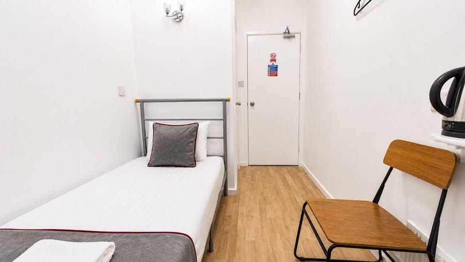 Single Room, Ensuite | Iron/ironing board (on request), WiFi (free)