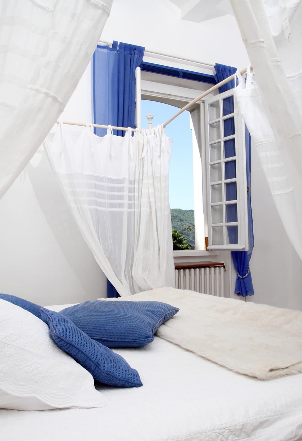 Double Room Méditerranée | Egyptian cotton sheets, hypo-allergenic bedding, down comforters