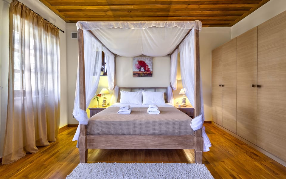 Romantic Duplex (ERONTAS) | 1 bedroom, premium bedding, individually decorated