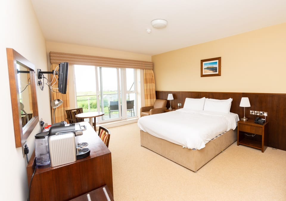 Deluxe Double Room, Balcony | Premium bedding, in-room safe, desk, iron/ironing board