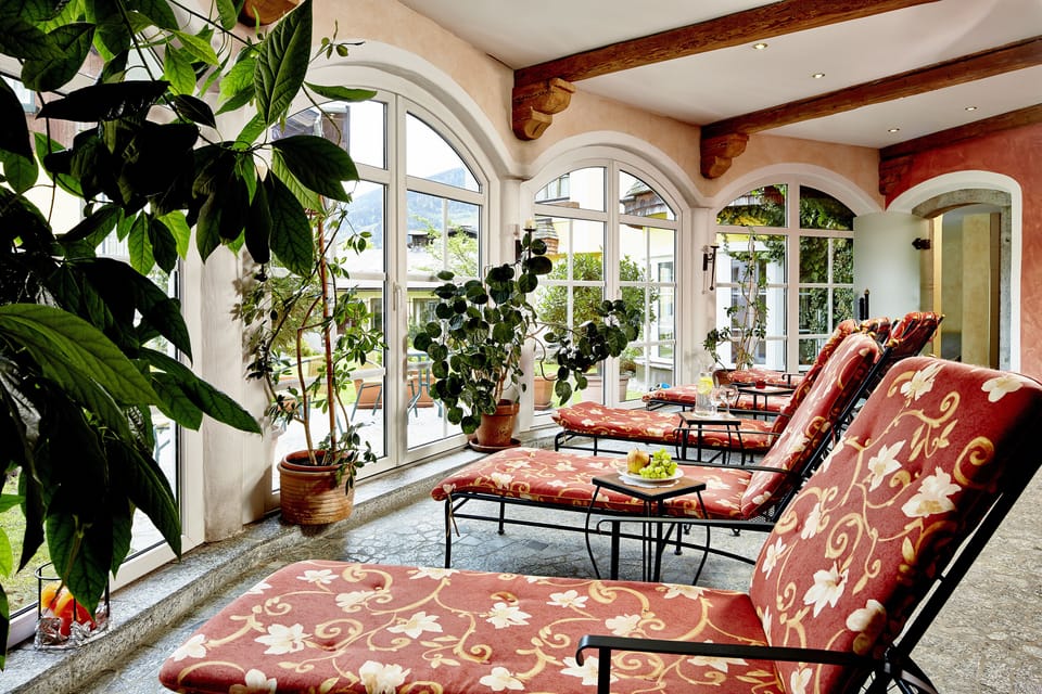 Couples treatment rooms, sauna, hot tub, steam room, body treatments
